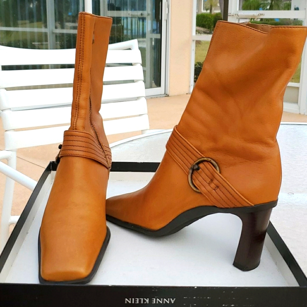 Women's Mid Calf Leather Boots